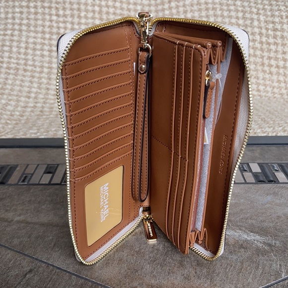 Michael Kors Jet Set Travel Large Travel CONTINENTAL Wallet-Wristlet - Picture 7 of 16